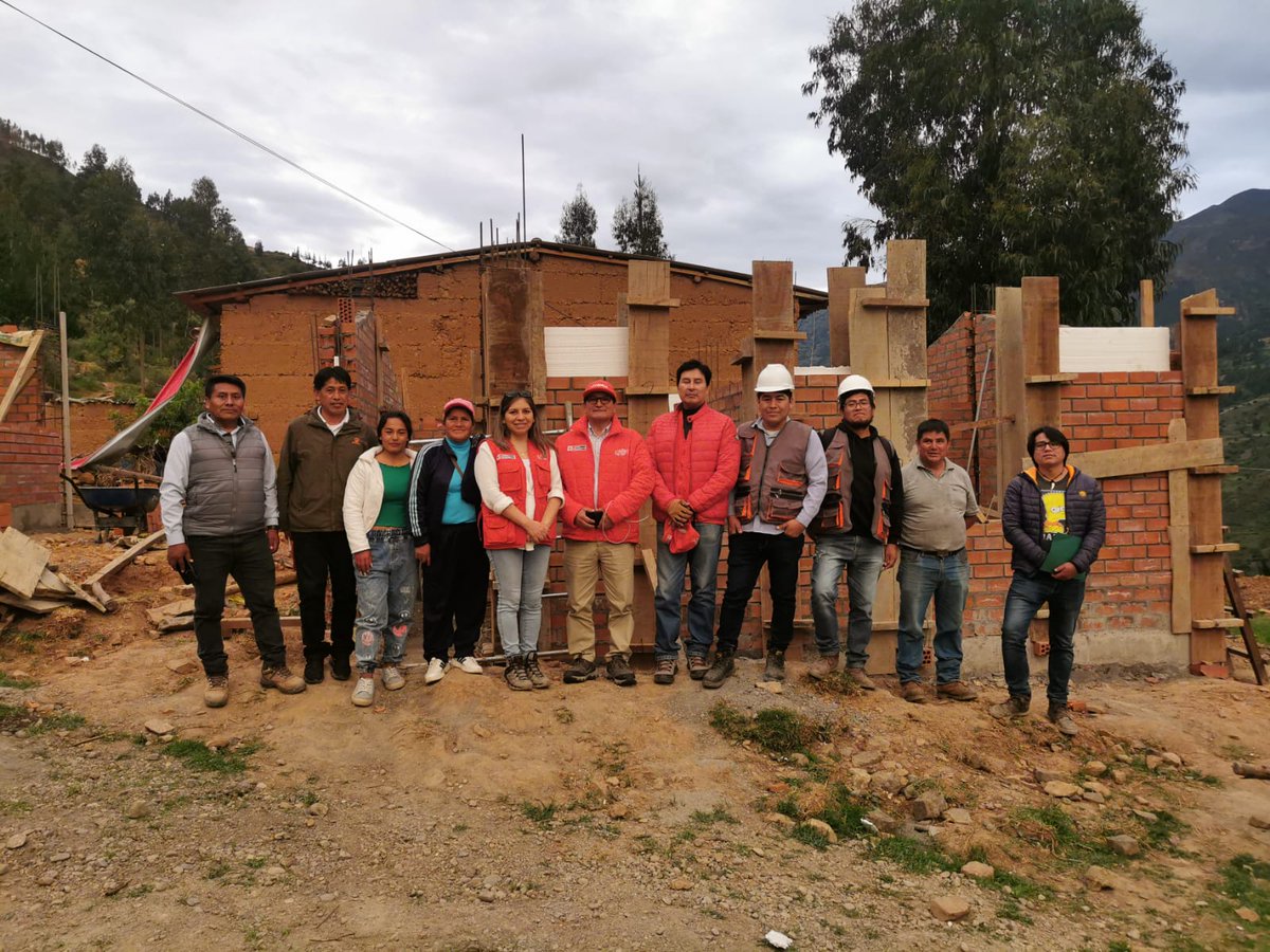 viviendaperu's tweet photo. ✅ ¡Familias vulnerables de San Marcos pronto contarán con viviendas dignas!
📌 Representantes y equipo técnico del Ministerio de Vivienda, a través del Programa Nacional de Vivienda Rural (#PNVR), y la Municipalidad Distrital de San Marcos (Áncash) realizaron una visita técnica a los proyectos de mejoramiento de viviendas rurales en el marco del primer convenio de financiamiento canon suscrito por ambas entidades, que comprende la construcción de 333 #Wasiymi en beneficio de más de 1300 personas por un monto de más de S/ 28 millones.