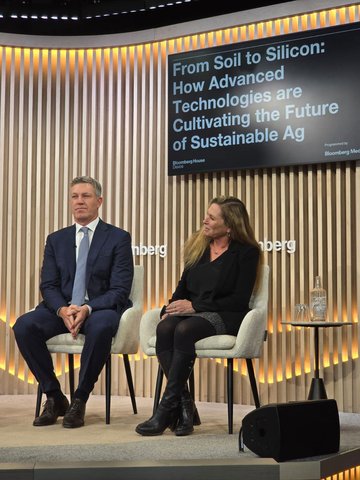 Seed Today (@seedtoday) on Twitter photo At the World Economic Forum, <a href="/SyngentaGroup/">Syngenta Group</a> CEO Jeff Rowe presented the 5 key trends in AI that will define agriculture in 2025. During a panel discussion, he outlined how 2025 will mark the first year AI truly revolutionizes agriculture from lab to field: shorturl.at/CMGtE At the World Economic Forum, <a href="/SyngentaGroup/">Syngenta Group</a> CEO Jeff Rowe presented the 5 key trends in AI that will define agriculture in 2025. During a panel discussion, he outlined how 2025 will mark the first year AI truly revolutionizes agriculture from lab to field: shorturl.at/CMGtE
