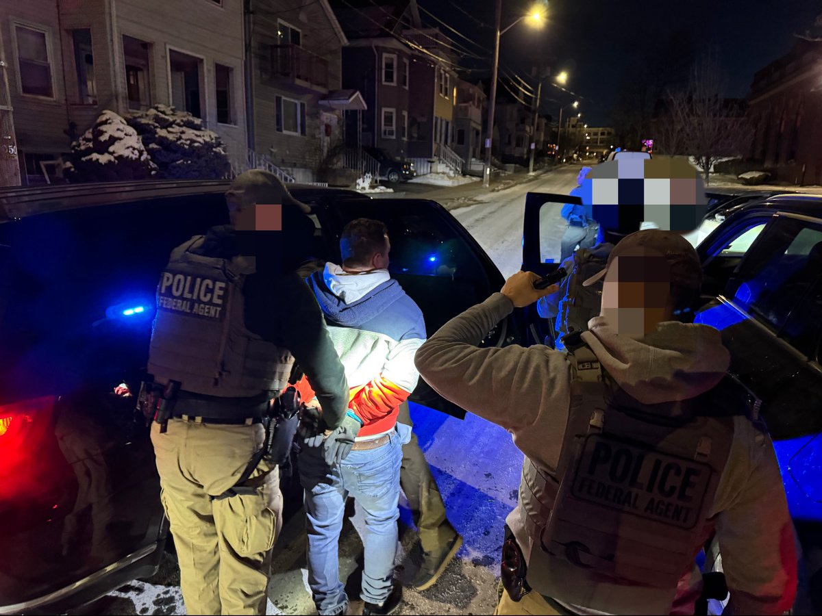 BillMelugin_'s tweet image. SNEAK PEEK: We embedded exclusively w/ ICE Boston today as they targeted egregious criminal aliens. We witnessed 8 arrests, including multiple MS-13, Interpol Red Notices, murder &amp;amp; rape suspects, &amp;amp; a volatile Haitian gang member w/ 18 convictions in recent years who told our…