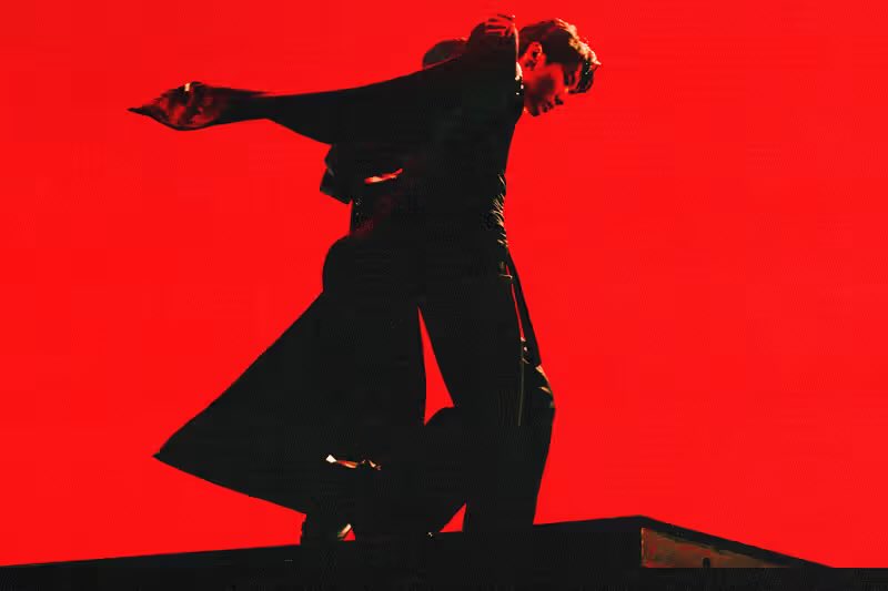 jhopewaist's tweet photo. j-hope sold out both days of HOPE ON THE STAGE TOUR in Barclays Center, New York in 30 minutes and only during the pre-sale!

More than 100k people were waiting in the queue while the capacity of the arena is 19k seats. https://t.co/kGhAWqa32h