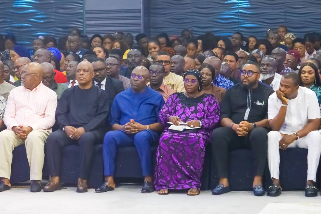 sograns's tweet photo. THE WORD

Ministering:
Pst. David Ibiyeomie 

Topic:
Rising Above Adversity in A New Dawn

#Day3 #GloryReign2025 #ANewDawn https://t.co/rPsqLVYhzj