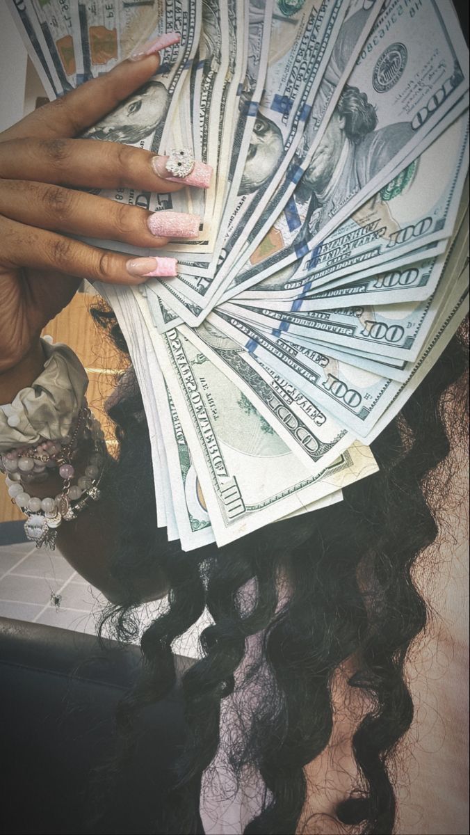He loves when I shop with his money #paypig #humanatm #finsum