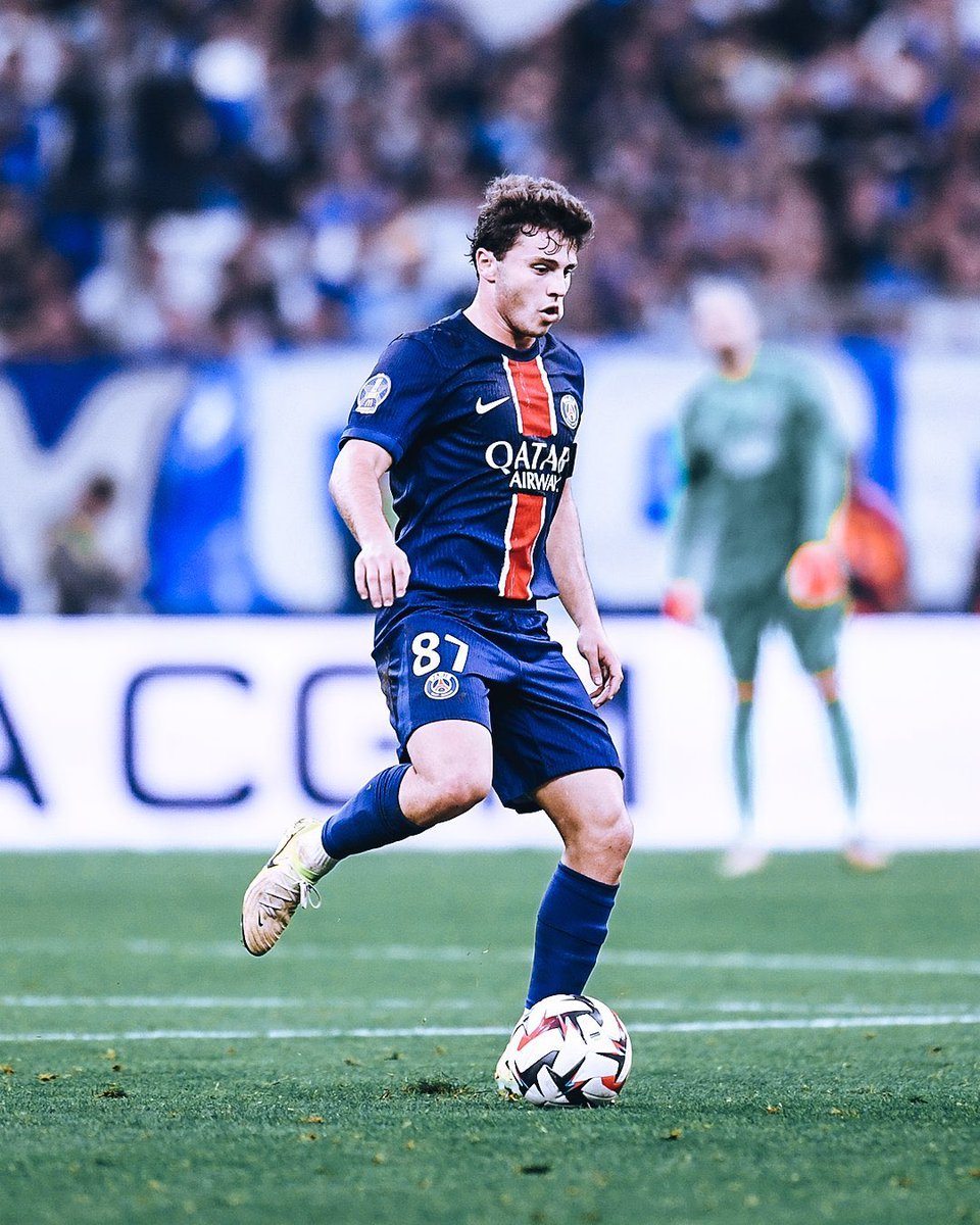 This guy is a 𝐅𝐔𝐂**** 𝐁𝐀𝐋𝐋𝐄𝐑.