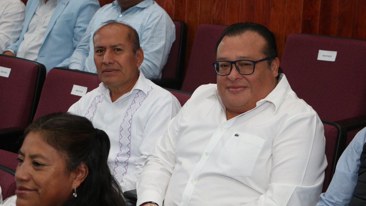 La #PrimaveraOaxaqueña promueve la transparencia. Acompañé a la Mtra. Delfina Guzmán Díaz a su comparecencia ante el Congreso de Oaxaca para fortalecer la educación y la transparencia en nuestro estado. #Transformación