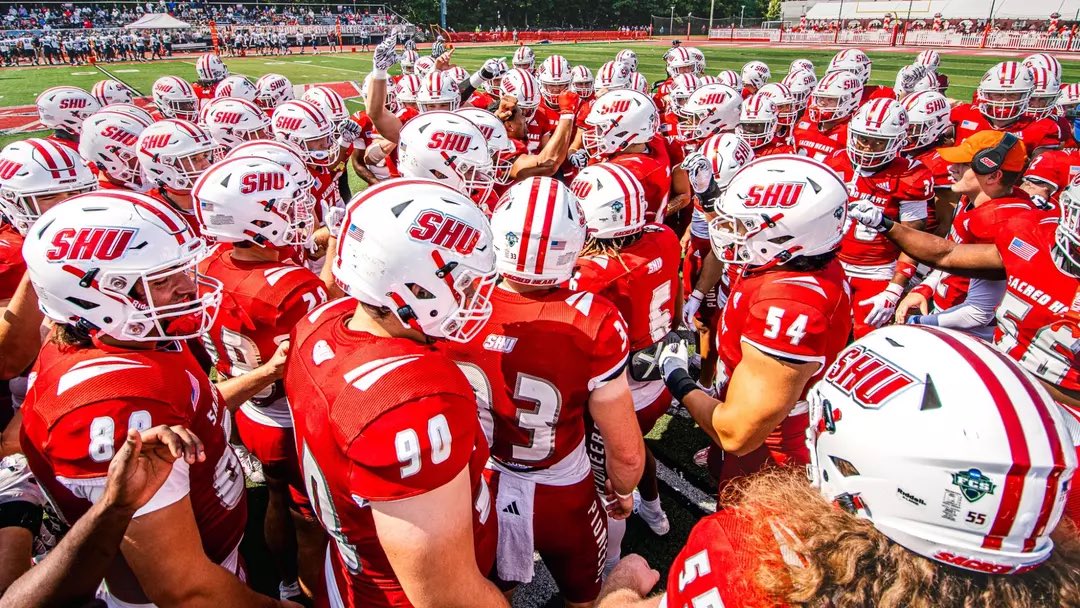 EvanCopeland32's tweet photo. Blessed to receive a division 1 offer from sacred heart!!  @coachjcoleman @decatur_fb https://t.co/VISLUvv4IF