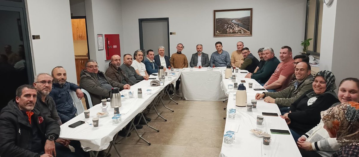 Esenler AK PARTİ ilçe Başkanlığı Oruçreis teşkilatımızın haftalık olan toplantısına da bir araya geldik kağıt üzerinden değil gönülden bağlıyız <a href="/mt_goksu/">Mehmet Tevfik Göksu</a> <a href="/EmrullahErkus/">Emrullah ERKUŞ</a> <a href="/akorucreis/">AK Oruçreis 2.Bölge Medya Tanıtım</a> <a href="/OrucBolge/">Oruç Reis 1.Bölge Ak Parti</a>