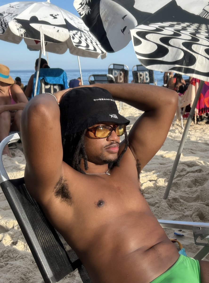 cabralsoyo_'s tweet photo. RJ tá dando moca https://t.co/QSPnaA6nOM
