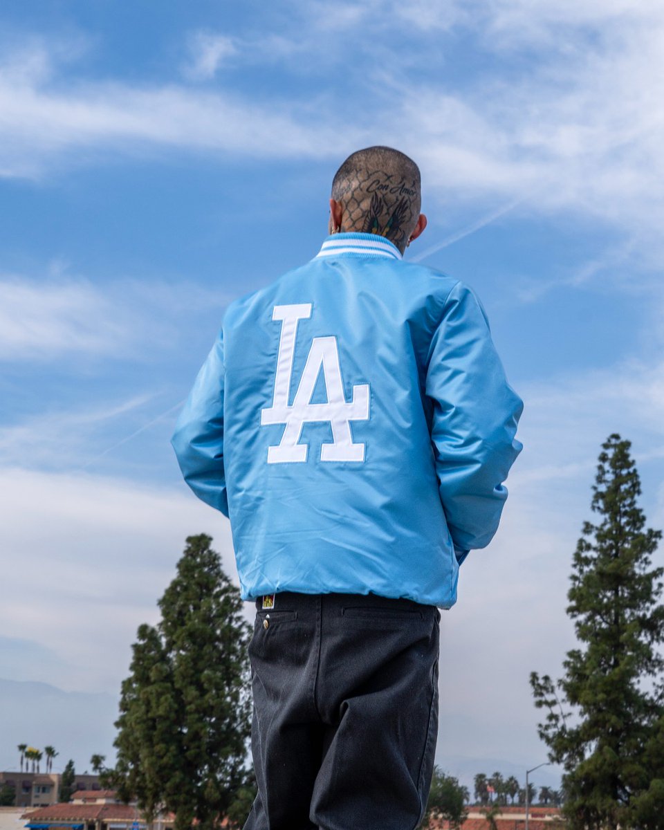 Shiekh's tweet image. Because outerwear should be as bold as you are. 💥🔥 Starter Jackets are back to upgrade your cold-weather style. 

Click the link to shop the ultimate outerwear staple. ✨

#Starter #StarterJackets #BomberJackets #VintageJackets #Vintage #OuterwearSale