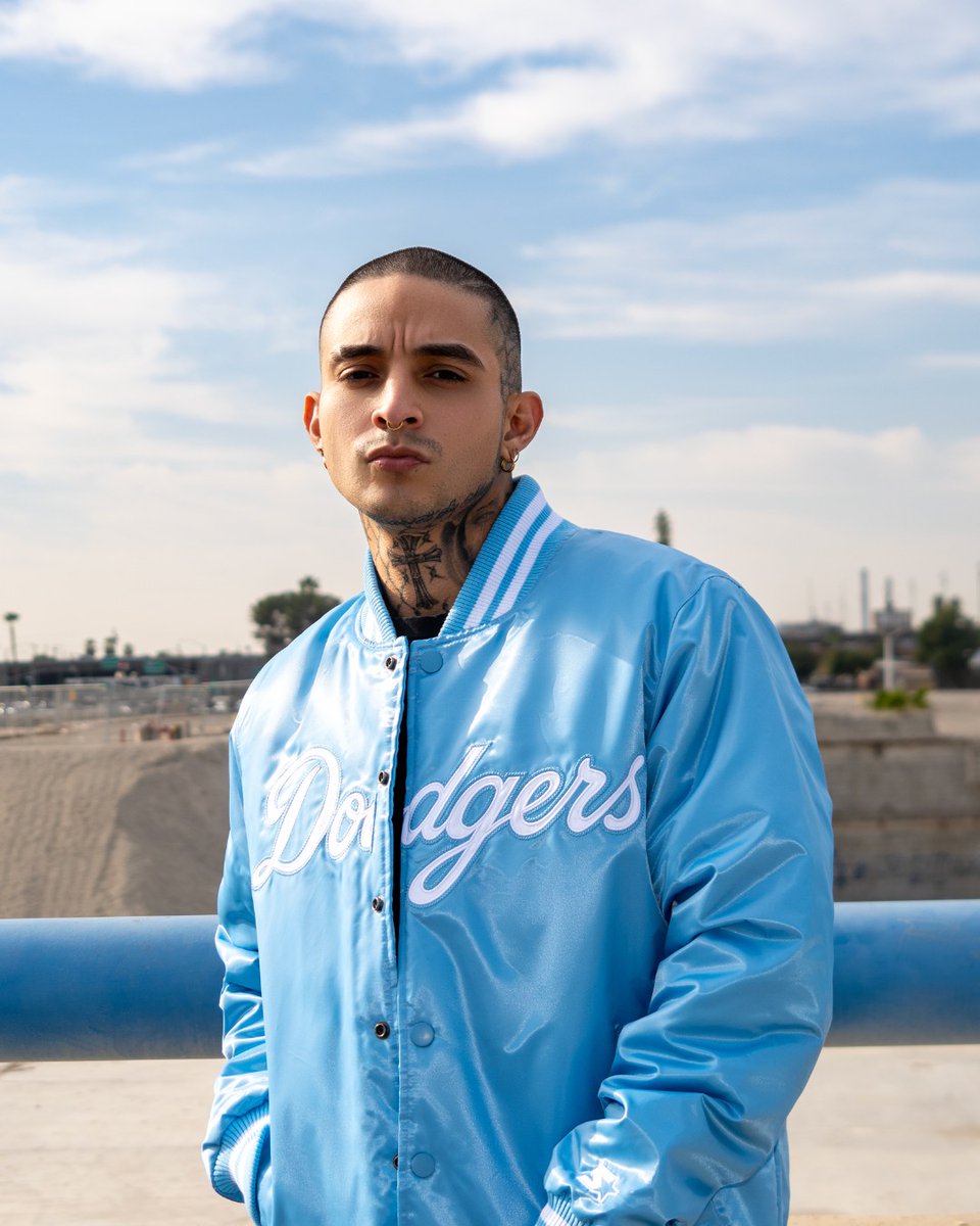 Shiekh's tweet image. Because outerwear should be as bold as you are. 💥🔥 Starter Jackets are back to upgrade your cold-weather style. 

Click the link to shop the ultimate outerwear staple. ✨

#Starter #StarterJackets #BomberJackets #VintageJackets #Vintage #OuterwearSale