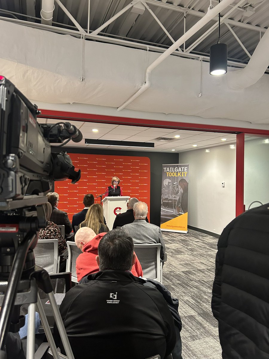 ThomasRob0513's tweet photo. The Tailgate-Toolkit is underway in Calgary!

Calgary mayor, Jyoti Gondek was a speaker!

The city is funding the project, giving them 283K!

#SAIT #RTBN https://t.co/J3VGmMymhP