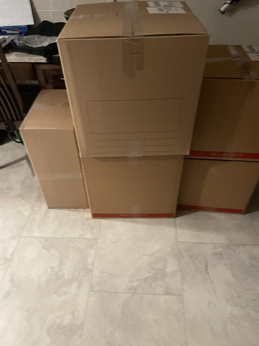 Haven’t been too active but got to talk about the lows with the highs… currently having my slowest week in months. Not something to be annoyed about because at the same time I’ve got close to 500 units going into FBA so looking for a better February once my inventory checks in🙏