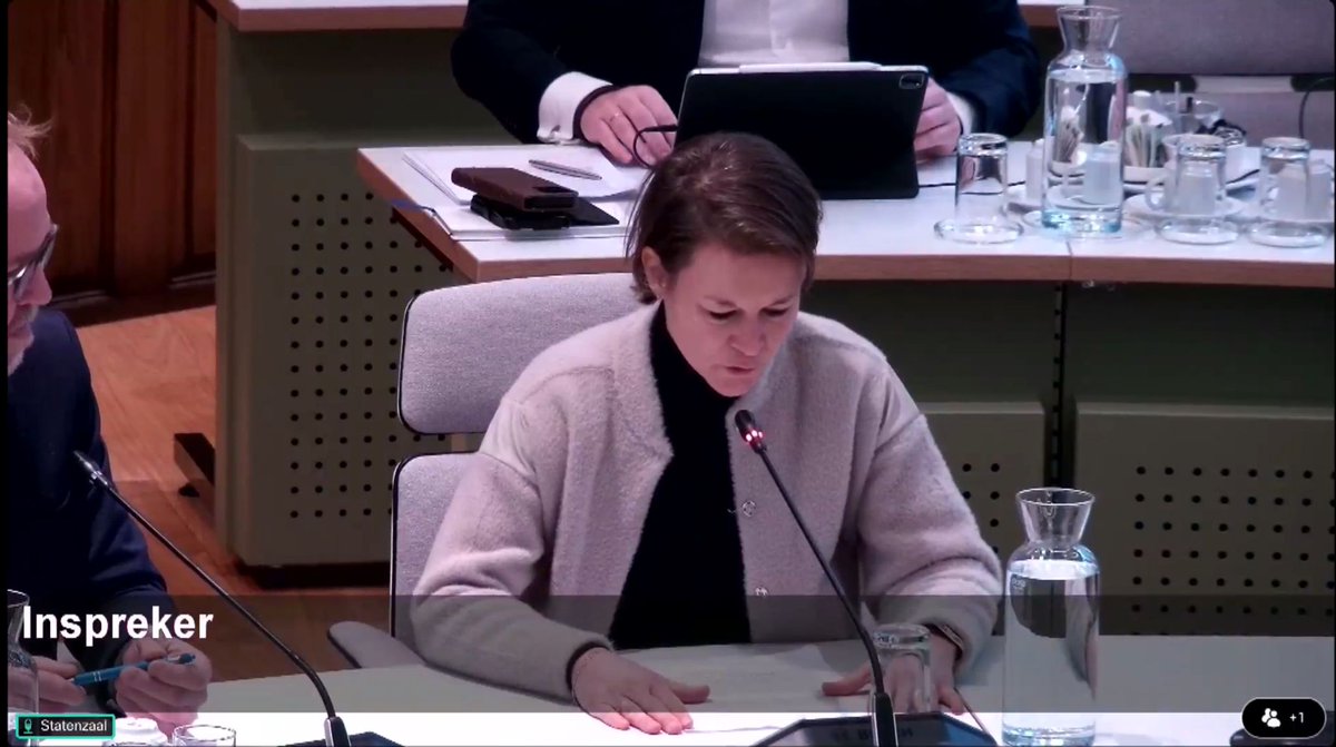 Die ijsbaan mogen we in Groningen niet verliezen! Dus zaten we vandaag, met schaatsend Groningen, bij Provinciale Staten. Bijzondere ervaring en mooi om een bijdrage te kunnen leveren vanuit <a href="/ijsbaanbedum/">ijsverenigingbedum</a>