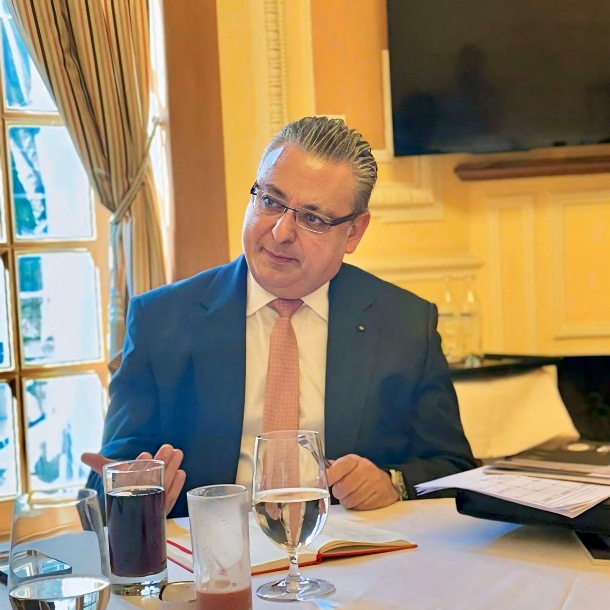 notariadomex's tweet photo. El presidente del @notariadomex, Ricardo Vargas Navarro, e integrantes del #CNNM, se reunieron con Carlos González, Congress Manager de @thomsonreuters, para conversar sobre la colaboración entre ambas instituciones para promover el acercamiento del notariado con la ciudadanía. 

#JuntosPorElNotariado