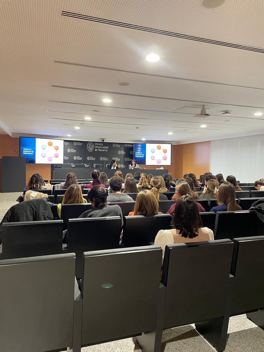 CalatayudMonica's tweet photo. ✨Hoy y siempre reabrimos nuestras puertas de @ClinicaNavarra sede Pamplona &amp; Madrid para dar la bienvenida a los alumnos de 3° y 4° de @enfermeriaunav ✨ Es un orgullo acompañaros en este 🛤️ de aprendizaje, desarrollo personal y profesional. Queremos que os sintáis como en 🏠 https://t.co/TB0Z9FWn4j