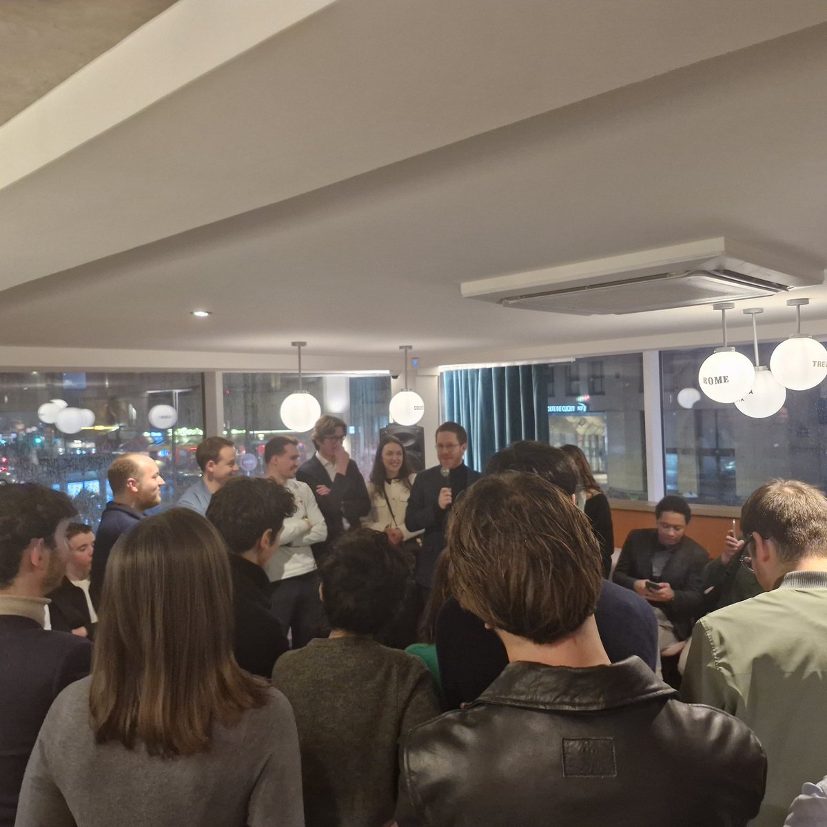 MohamadParis20's tweet photo. De l'énergie et de l'enthousiasme avec les @JeunesMacron75, pour écrire une nouvelle page pour notre ville #Paris #Paris20 https://t.co/8Cxf8Ksrp6