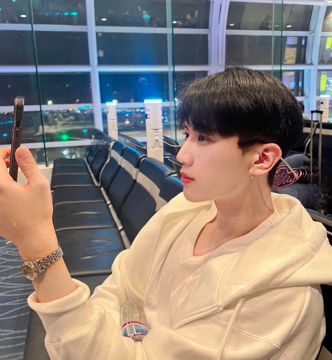 ryuyoxxx's tweet photo. 昔の顔の方が韓国人ぽい https://t.co/2KLGoOQMFG