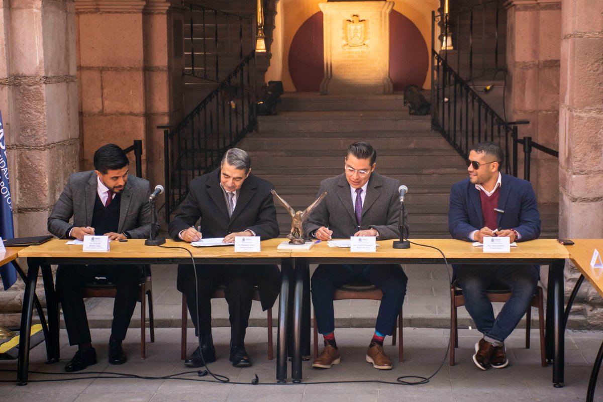 LaUASLP's tweet photo. 🔺 Celebran la Universidad Autónoma de San Luis Potosí y el H. Congreso del Estado firma ✍️  de Convenio Marco de Colaboración.

🌐 Revisa aquí los detalles de la información: 
https://t.co/6NVyX2MbAk

@AJZGrector @CongresoEdoSLP https://t.co/JpG6Yo9Muo