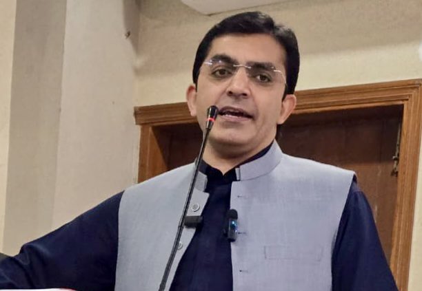ShereenyarY's tweet photo. محس داوڑ مظلوم عوام  اور اس ملک کا سرمایه ہے.اسکے زندگی کو خطرہ ہے.منصوبہ سازوں کے خلاف کاروائی ہونی چاہئے
#WeStandWithMohsinDawar https://t.co/3my7cgOd3l
