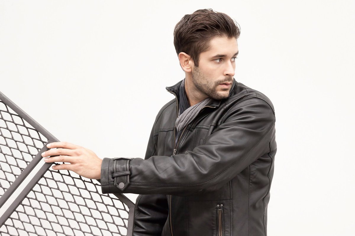 leathercz22's tweet photo. Feel free to retweet, but don't repost from your account. Photos are purchased and copyrighted. Thanks for understanding π
#maninleather #maninleatherjacket #leather #leatherman #leatherguy #leatherjacket #guyinleather #guyinleatherjacket https://t.co/lIqNUAuVOa