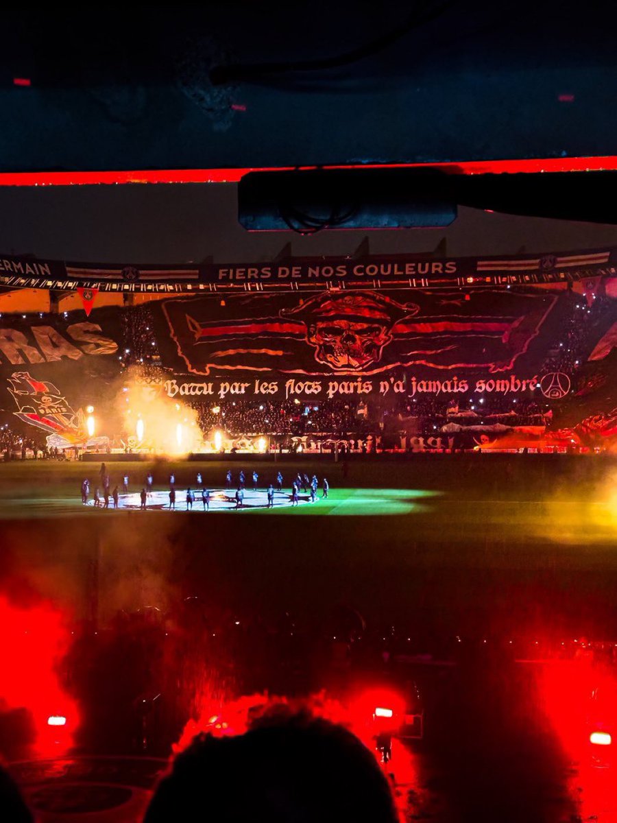 Julien_27LS's tweet photo. LE PARC DES PRINCES DANS TOUTE SA SPLENDEUR 🔥 https://t.co/O9FIIz82Uf