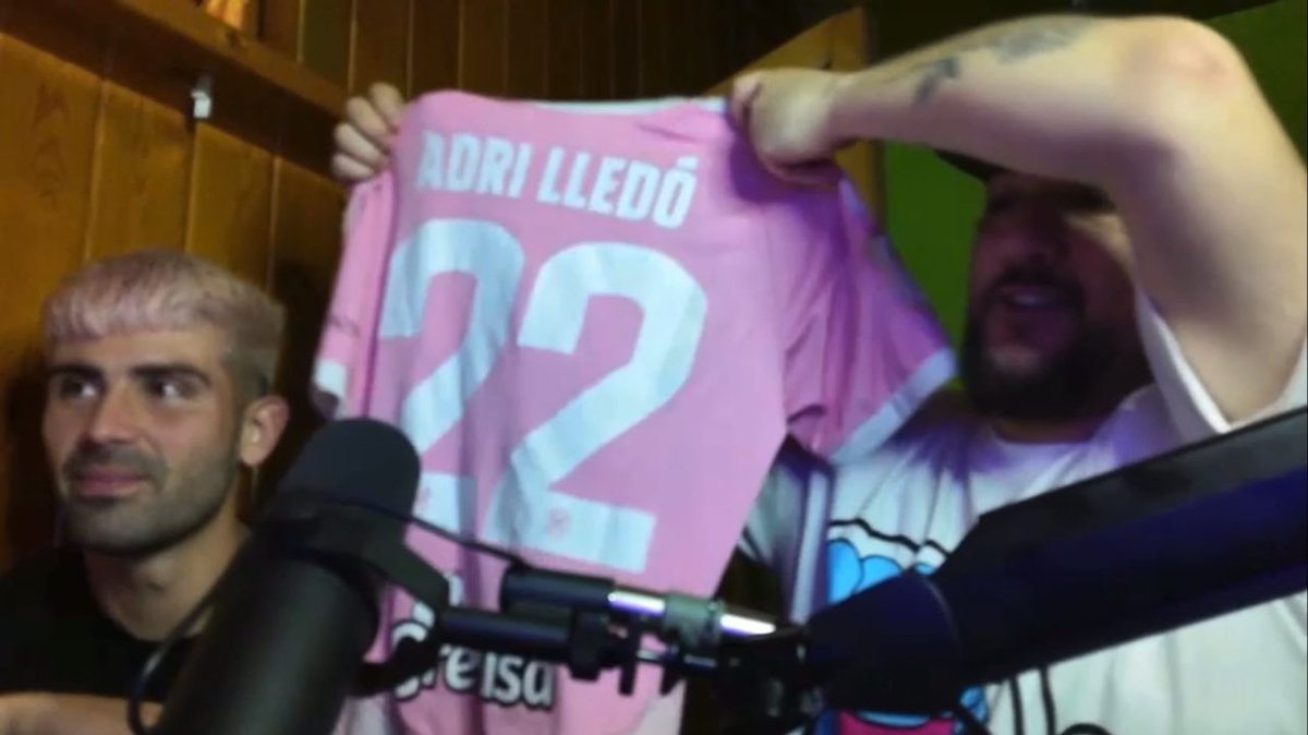 ellocoDP's tweet photo. Se viene directo en breves con @adrilledo10 

Que nos va a contar??🤔 https://t.co/quXvhF1Tat