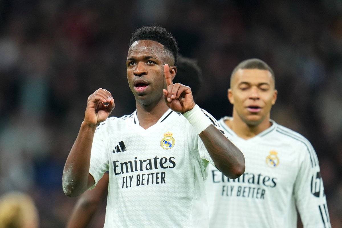 DAZNFutbol's tweet photo. Vinicius Junior, 1️⃣0️⃣0️⃣ goles con la camiseta del Real Madrid ⚪ https://t.co/aWGkLHkMyM