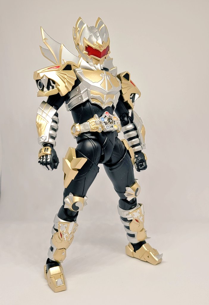 「狼帥(2018年頃)も仮面ライダーサウザー(2019年)に似てると言われたり帝皇」|拿瓦彩矢@次は名華祭のイラスト