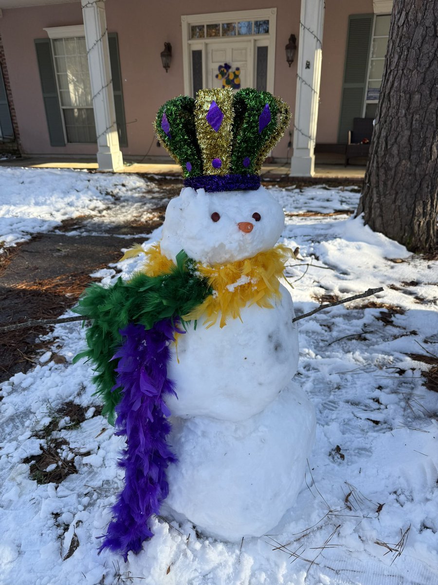 AB_bravo_RN's tweet photo. @FOX8NOLA I’ve got a snowman/woman for you. You can do it with or without the boobies. https://t.co/s2ccUbuq9i