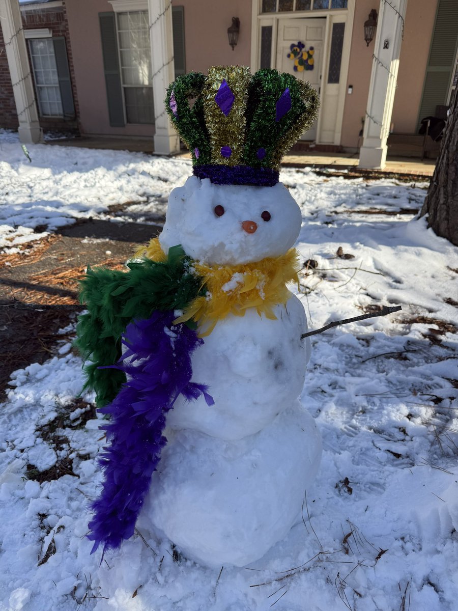 AB_bravo_RN's tweet photo. @FOX8NOLA I’ve got a snowman/woman for you. You can do it with or without the boobies. https://t.co/s2ccUbuq9i