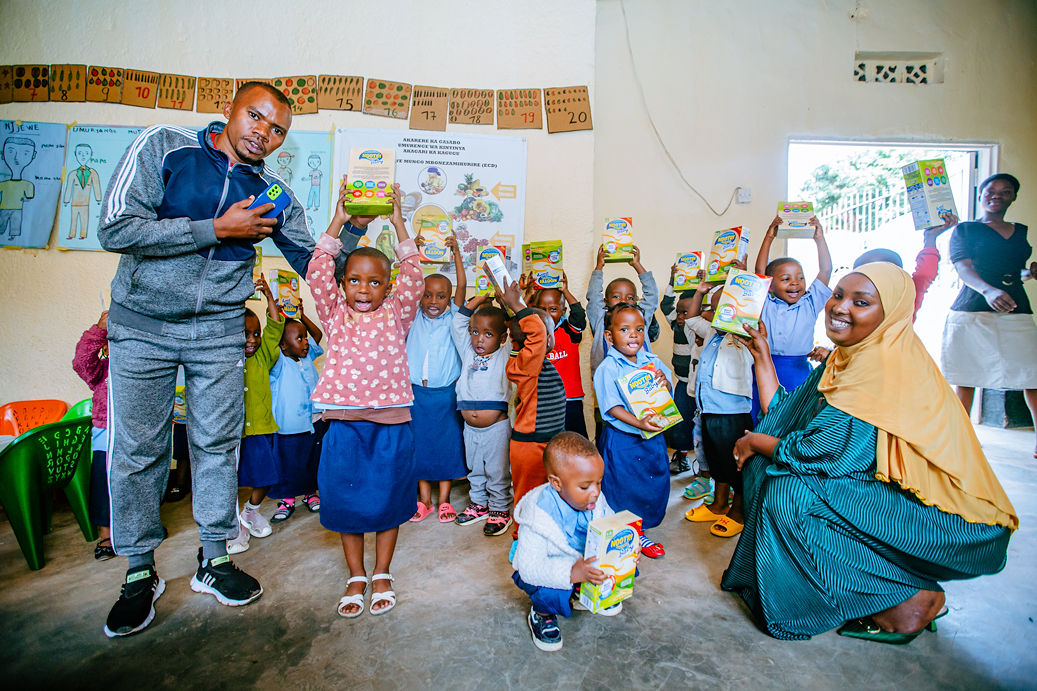 evcinitiative's tweet photo. As we continue to promote maternal and child health, @EVCInitiative donated porridge flour to Kadobogo ECD in Kagugu cell, @SectorKinyinya, @Gasabo_District. Together, we're nurturing healthier futures! @RwandaGender @RBCRwanda @RwandaHealth @RWN_WomenNet @amplifyfund https://t.co/6nT0yeHcef