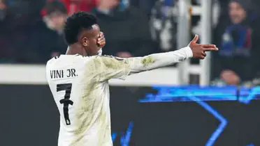 Si eres de esos madridistas que aprovechan el alabar a Rodrygo para echar mierda a Vinicius, no eres digno de llamarte madridista.

Vete de aquí y cierra al salir.