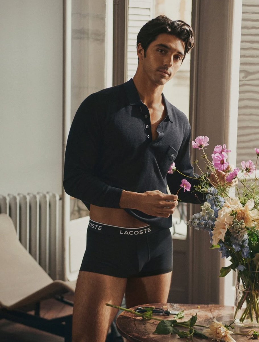 OH MY GOD GUYS I’M SCARED TAYLOR ZAKHAR PEREZ IN UNDERWEAR WOAAHZdjjd THIS SHIT IS HORRIFYING !!!!!!!!!