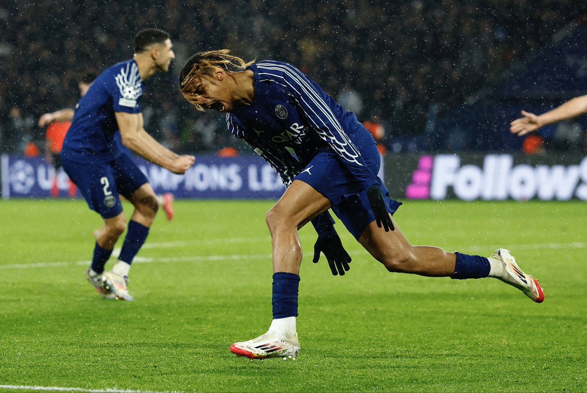 ol_inside2's tweet image. Un lyonnais SAUVE le cul des parisiens, et Nasser veut la mort de l’OL ? Remercie-nous, espèce d’ingrat ! 🤡

Au passage la France n’a pas besoin du Qatar, ils rendent le championnat non-attractif. 
#PSGMCI #PSG #Barcola