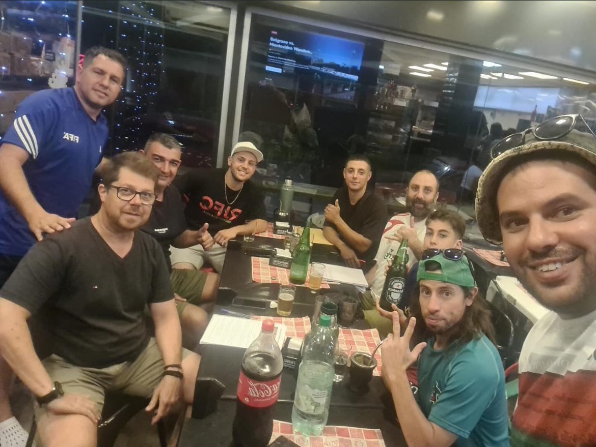 El jueves 16 nos reunimos con las distintas disciplinas: Rampla Amputados, RamplaFútbol Playa y Rampla Atletismo. Charlamos sobre sus demandas, propuestas y aspectos que podemos llegar a mejorar.

#SentidoDePertenencia
#Lista1995
#RaulCabreraPresidente