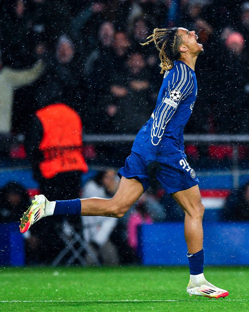 Julien_27LS's tweet image. 🚨 POUR FÊTER LA REMONTADA DU PSG 4-2 FACE À MAN CITY, aucun supporter du PSG doit avoir moins de 10.000 abonnés. 

Commente ce tweet en disant « Je fb » et follow tout ceux qui like le commentaire.

RT + fav pour la visibilité. 🔴🔵