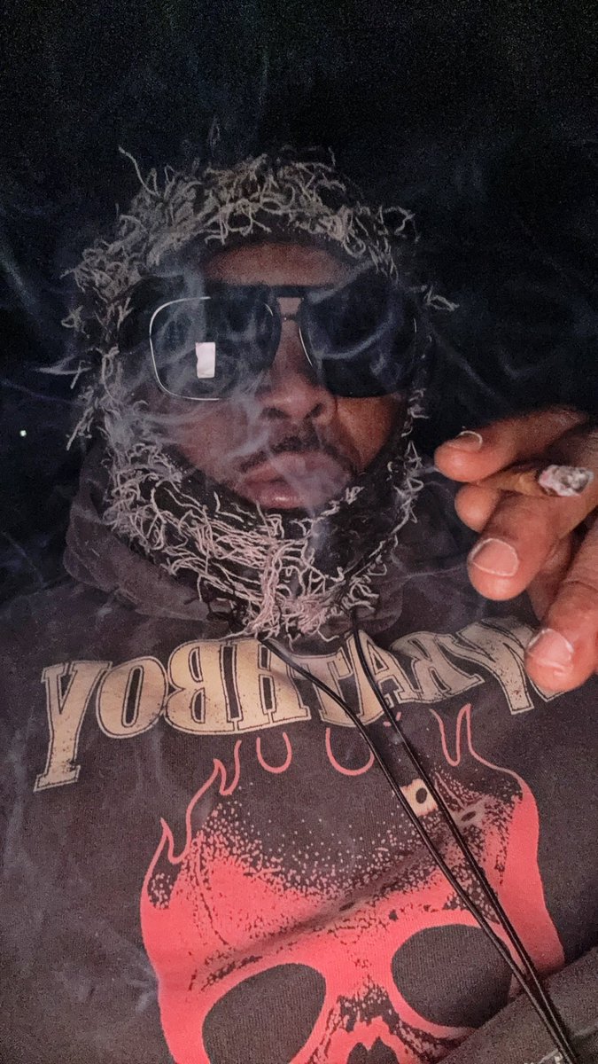 Fyaf93's tweet photo. It’s a cold world stay bundle up 🥶 https://t.co/eTVHKUi8VJ