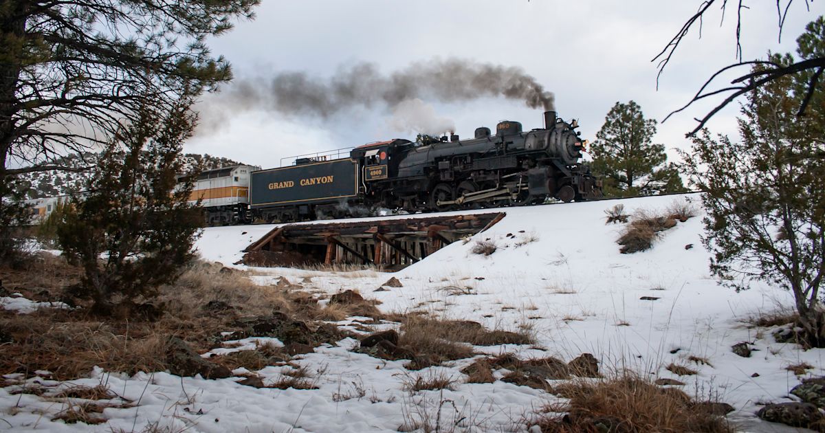 💗Sweetheart of a Deal🚂 Save up to 50% off train tickets when you stay 2+ nights at the Grand Canyon Railway Hotel Feb 13–17, 2025! Cozy stays, incredible views, &amp; family fun await. 🕒 Limited-time offer—Book now! 👉 thetrain.com/offers/stay-sa… #GrandCanyonEscape