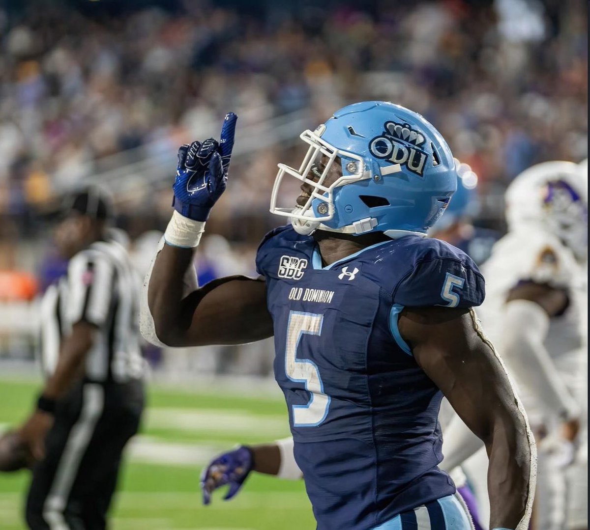 XXVI (@jaylenburke1_) on Twitter photo Blessed to have EARNED an offer from Old Dominion university! #gomonarchs
<a href="/CoachMessay/">Messay Hailemariam</a> <a href="/CoachJdubSFA/">Justin Winters</a> <a href="/KDawg2certified/">Kendall Jefferson</a> <a href="/ryanburbrink/">Ryan Burbrink</a> <a href="/davidweeks34/">David Weeks</a> Blessed to have EARNED an offer from Old Dominion university! #gomonarchs
<a href="/CoachMessay/">Messay Hailemariam</a> <a href="/CoachJdubSFA/">Justin Winters</a> <a href="/KDawg2certified/">Kendall Jefferson</a> <a href="/ryanburbrink/">Ryan Burbrink</a> <a href="/davidweeks34/">David Weeks</a>