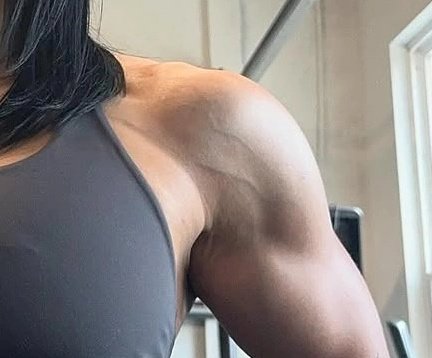 worsethanany1's tweet photo. THE VEINS GOOD LORD THE VEINSSS https://t.co/DuRTNaGR5I