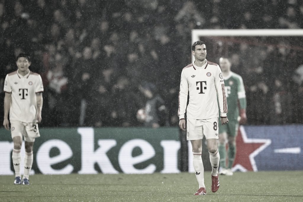 fcbayern_2's tweet photo. كارثة في روتردام بخسارة ثقيلة 3-0 ضد فاينورد

من يتحمل المسؤولية ⁉️ https://t.co/R9k4ZuprRJ