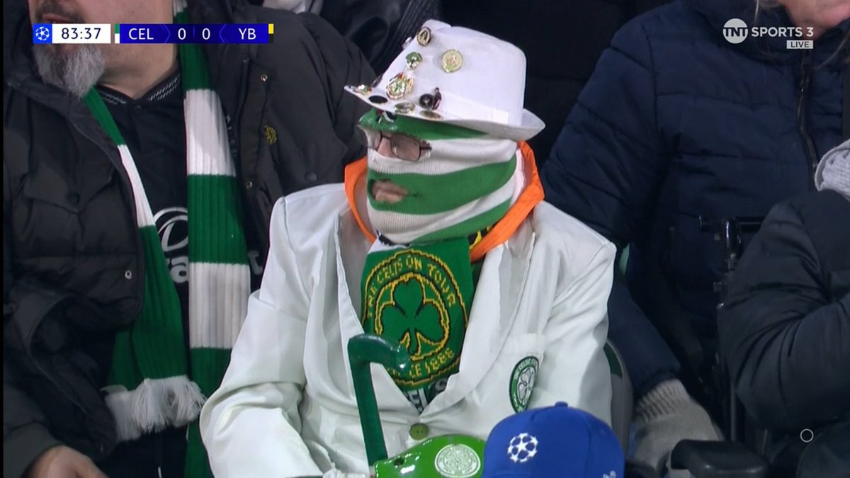 Bairdric1's tweet image. “Just about to go love, you seen my badge trilby &amp;amp; my hoops balaclava…”

“Next to your Celtic Butchers overcoat, don’t forget your specs..”

Someone let this man leave the house like this. 😂😂😂