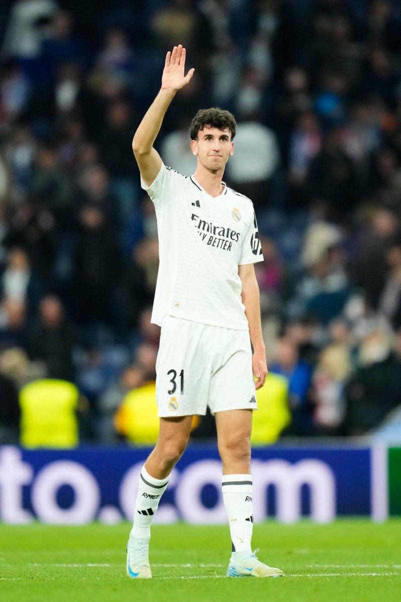 FabricaMadrid's tweet photo. Jacobo Ramón (20 | CB) made his official debut for Real Madrid today against Salzburg.

Well deserved. Extremely happy for him.

Congratulations! 🤍 https://t.co/Lst1ioS4YC