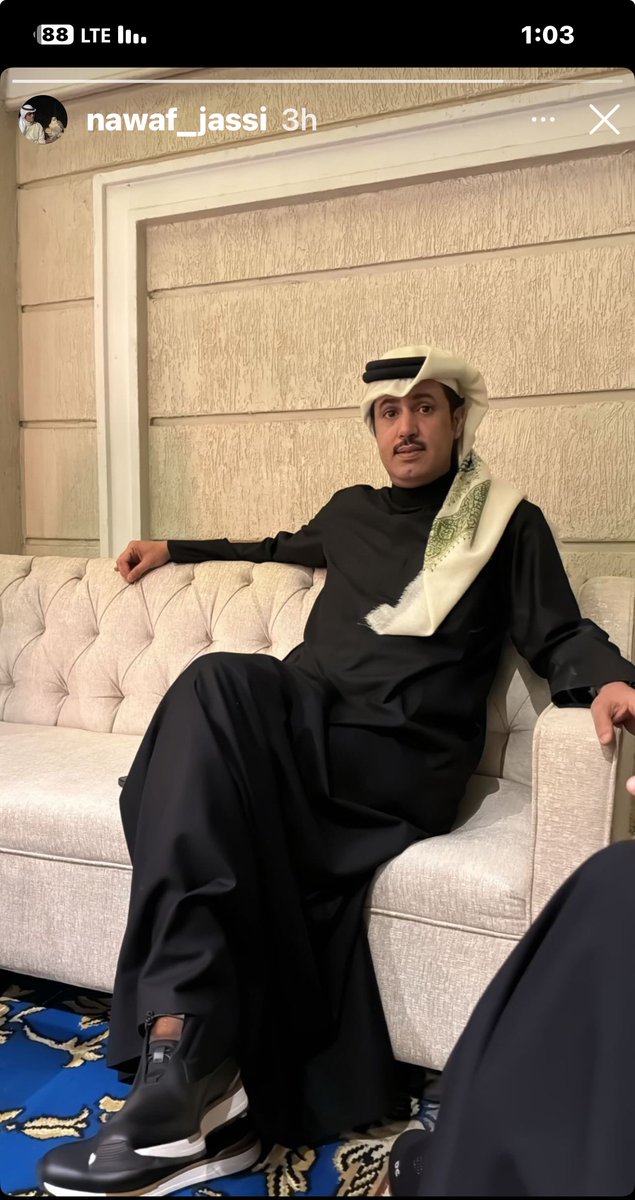 الأخ القديم
أخوي اللي يوم الأخوان فلّات 
من خلقته ما قال ذا لك و ذا لي