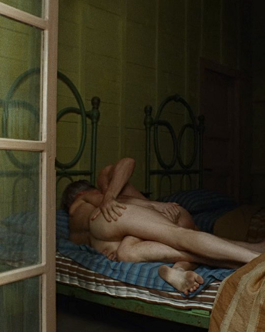 O Daniel pegando na bunda do Drew.

O Drew pegando na bunda do Daniel.

O Drew com o pé todo sujo.

Cinema. Apenas cinema.