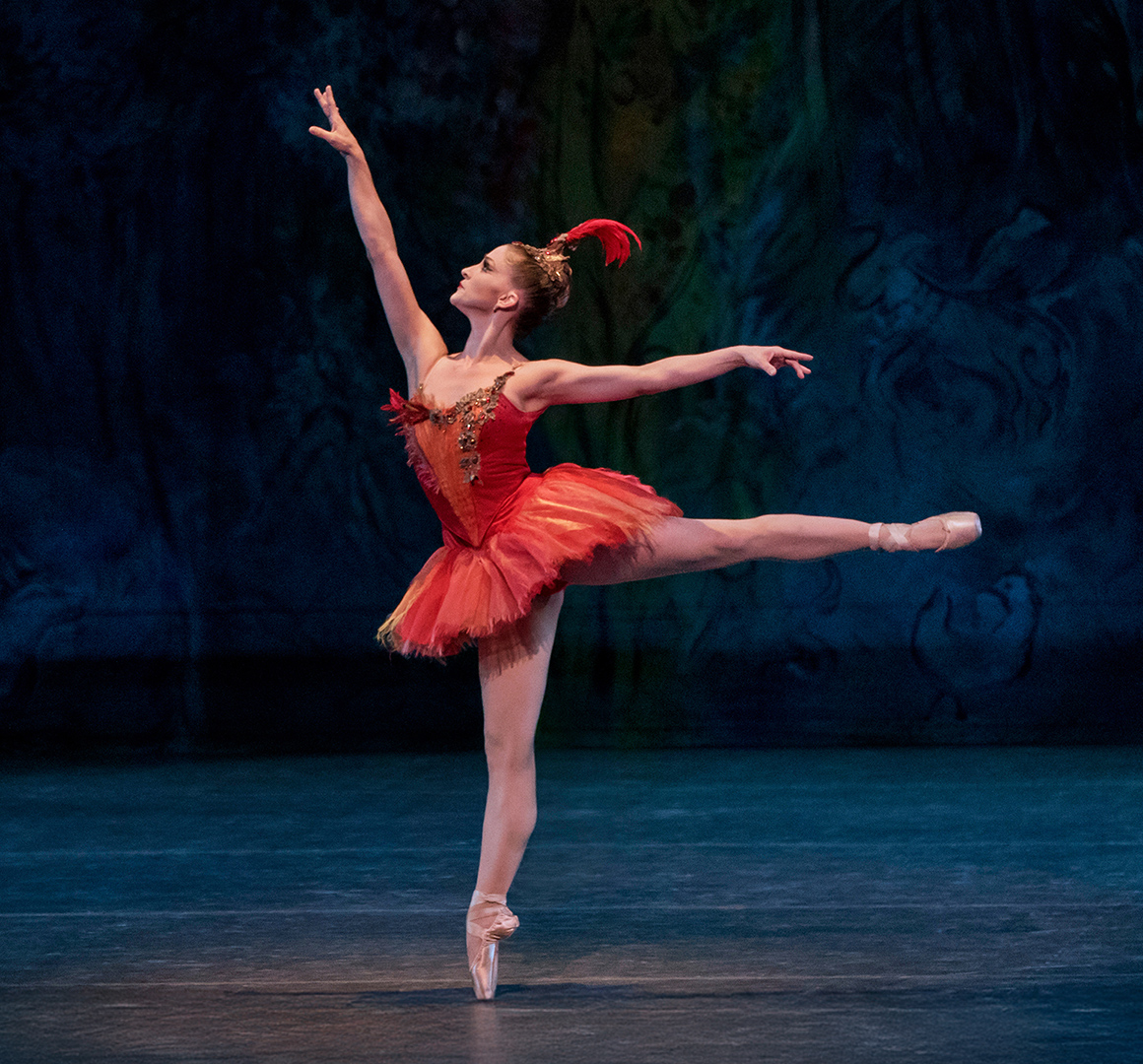 After 25 yrs with <a href="/nycballet/">nycballet</a> Ashley Bouder will bid farewell in FIREBIRD on Feb 13. Here is my review <a href="/bachtrack/">Bachtrack</a> of her in that role almost exactly 4 yrs ago before pandemic shut it all down: bachtrack.com/review-balanch…