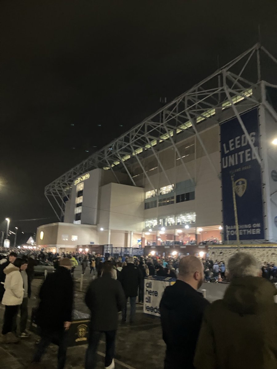 jaclarkson's tweet photo. Game 1 in the book. Leeds tonight, great atmosphere https://t.co/gDlZOIZCKR