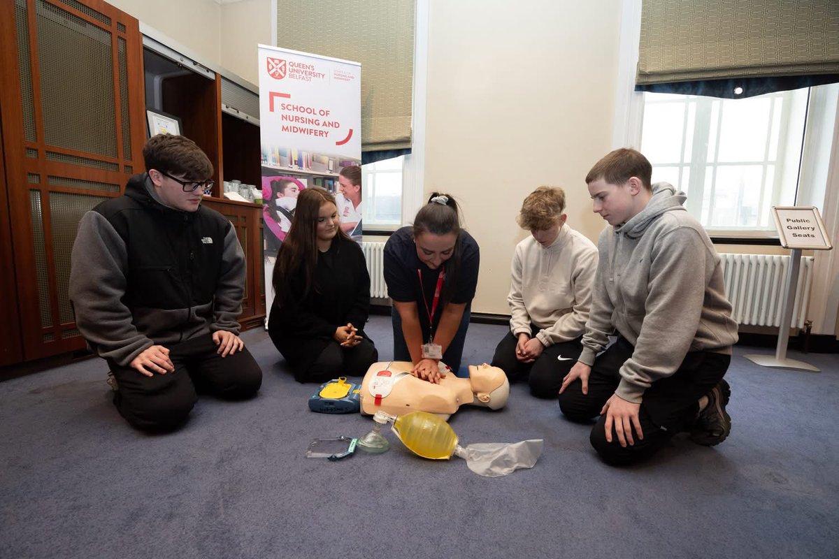 AmyRitchie03's tweet photo. On Tuesday I had the privilege of heading to the Braid Science Summer Scheme with the Rural Health Committee @QUBSONM An amazing day showcasing key skills highly relevant to our rural community!! https://t.co/o434nWzJoz