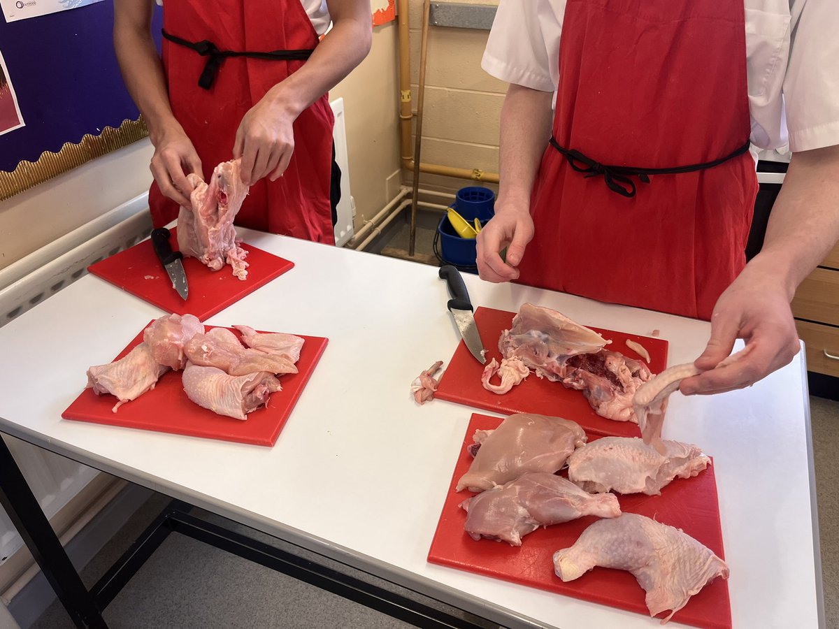 Y10 Catering students enjoying portioning a chicken to demonstrate complex skills!🐓🍗 <a href="/Outwood_Valley/">Outwood Academy Valley</a> #chicken #lovetoteach #foodteacher