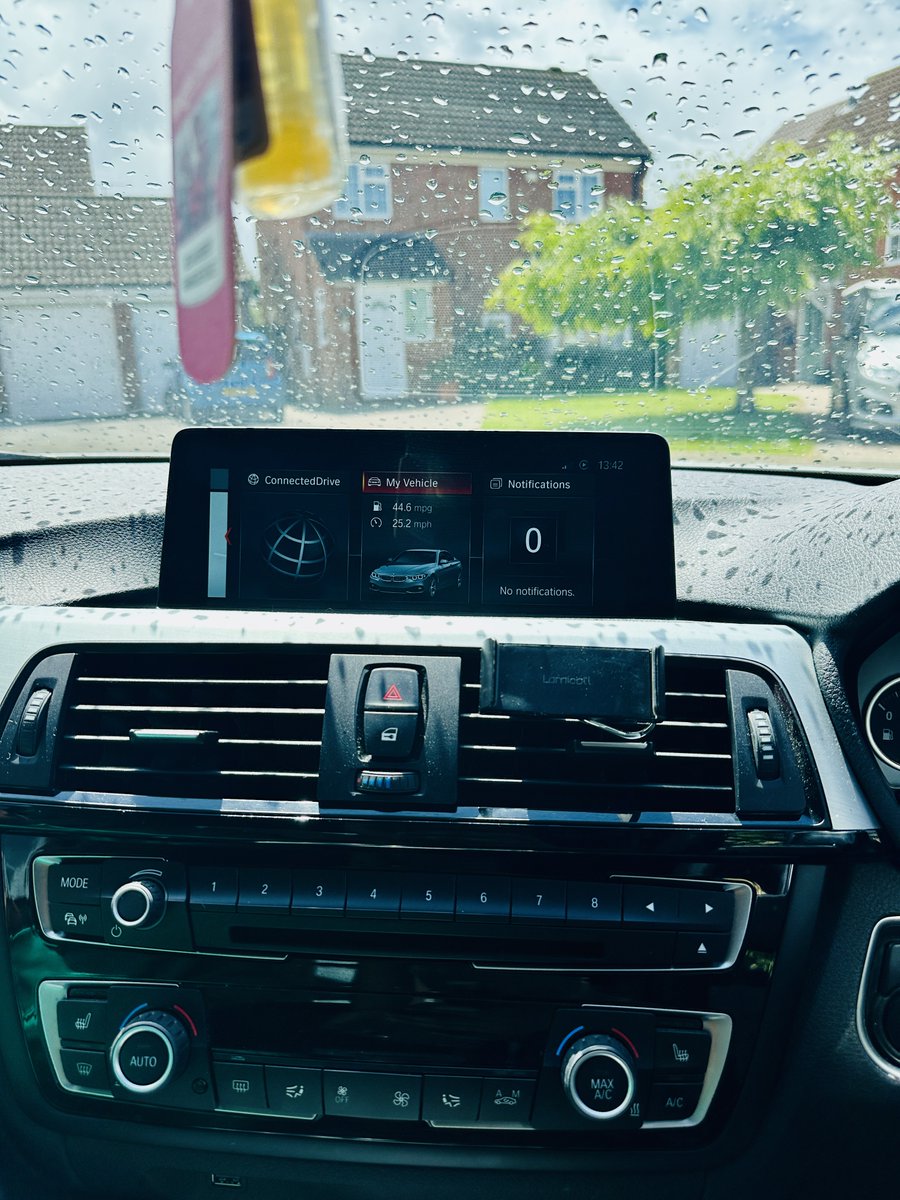 incartechie's tweet photo. BMW F32 4 Series 2016 upgraded from iDrive 5 to iDrive 6 with OEM BMW Full Screen CarPlay activated 🥶

#carplay #applecarplay #bmw4series #4series #bmwf32 #f32 #carupgrade #carmodified #carmods #bimmer #beemers #carcoding #carmechanic #softwareupdate #incartechie https://t.co/JhByJYyFvq