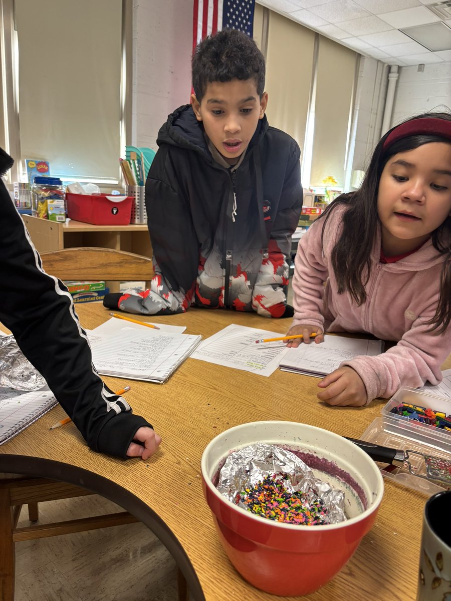 ErniePyle90's tweet photo. Fourth grade has been studying rocks and their various formations! What fun experiments! #provingwhatspossible
#passporttolearning https://t.co/qcJyz8uCcM